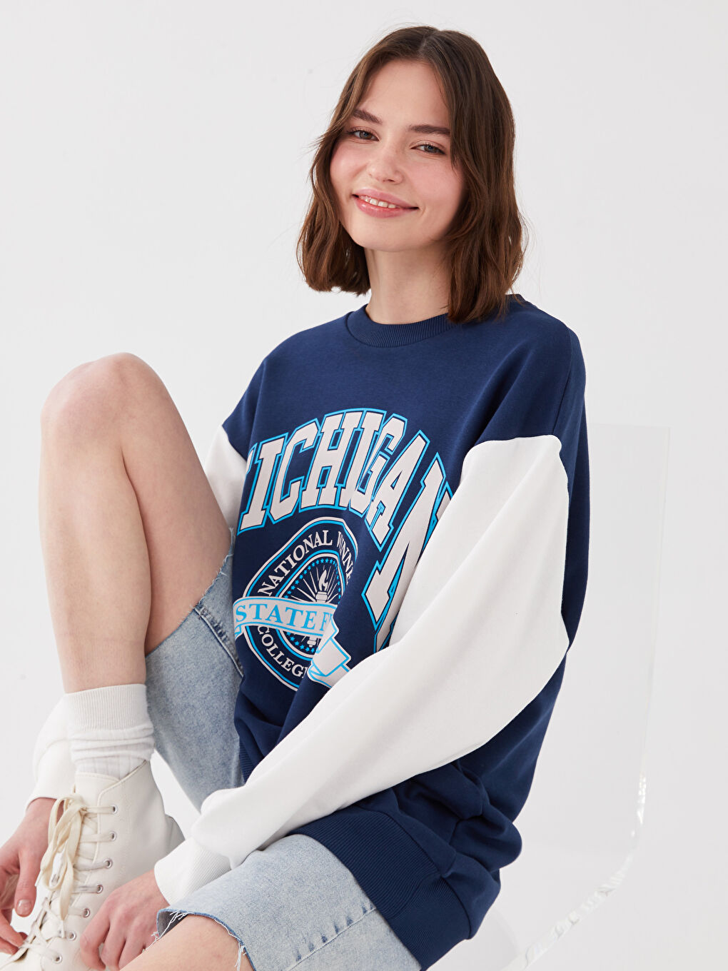 Lacivert Bisiklet Yaka Baskılı Uzun Kollu Oversize Kadın Sweatshirt