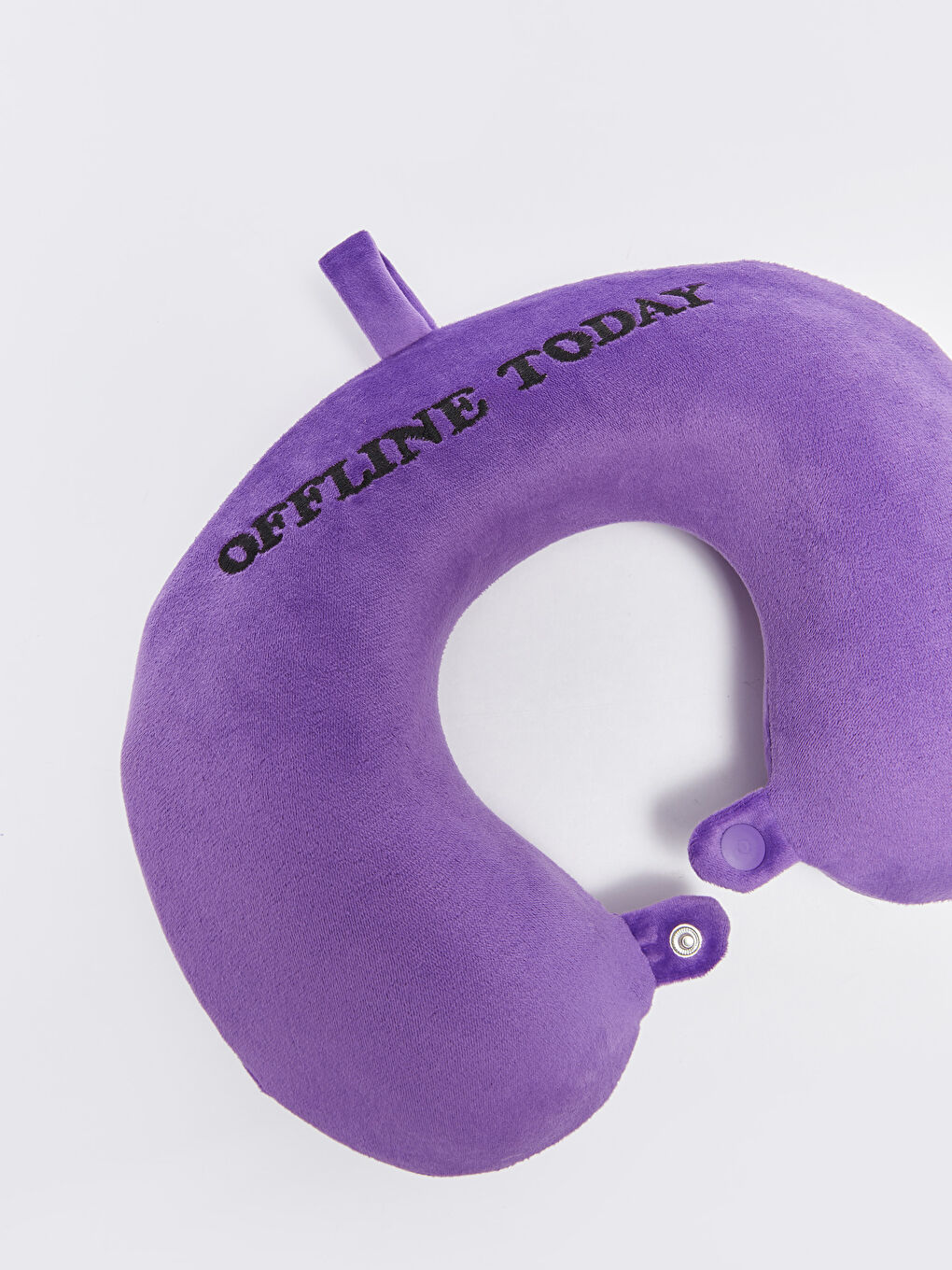 Lila Yazı Nakışlı Boyun Yastığı-2