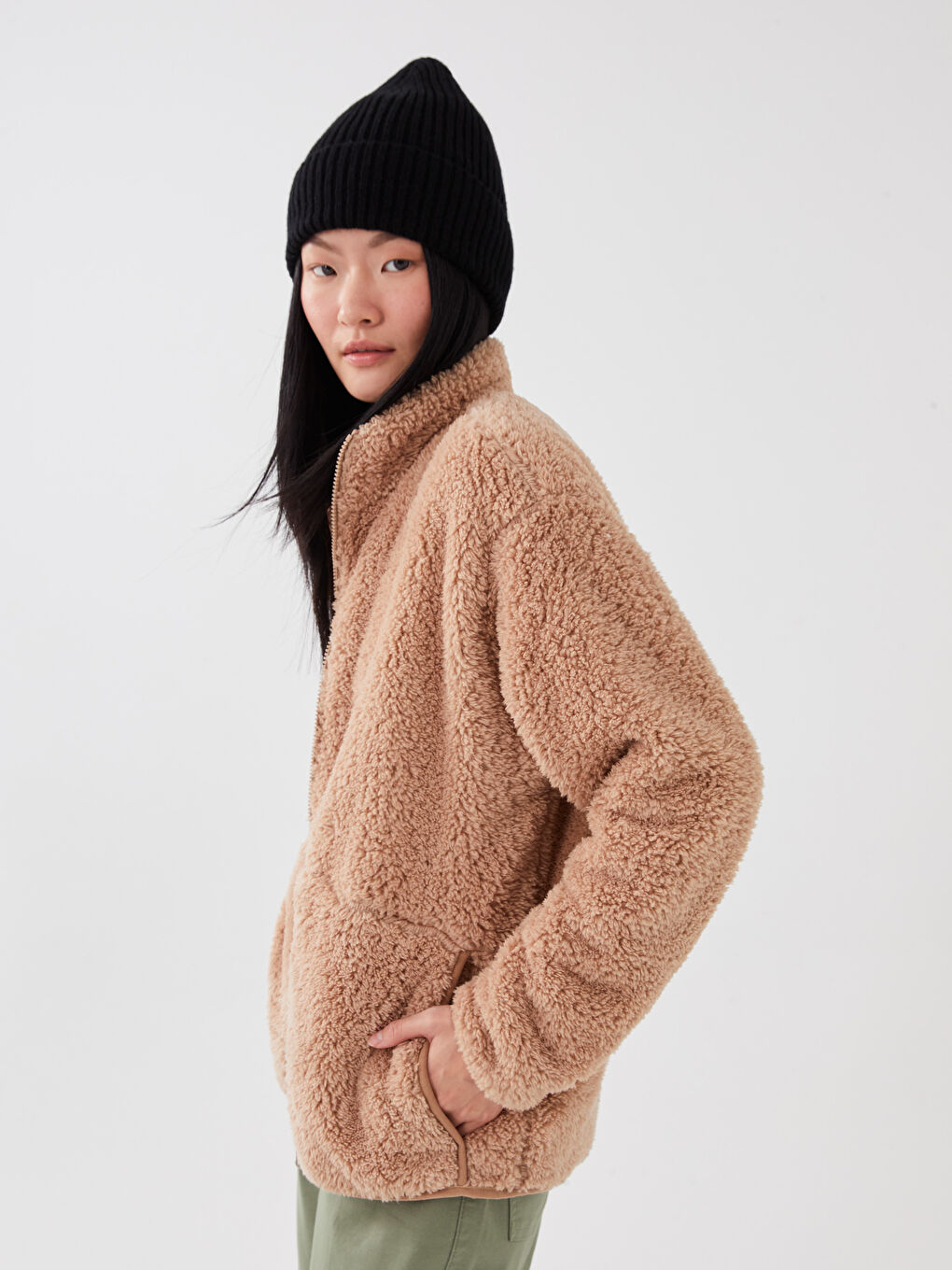 Bej Dik Yaka Düz Uzun Kollu Oversize Pelüş Kadın Spor Hırka