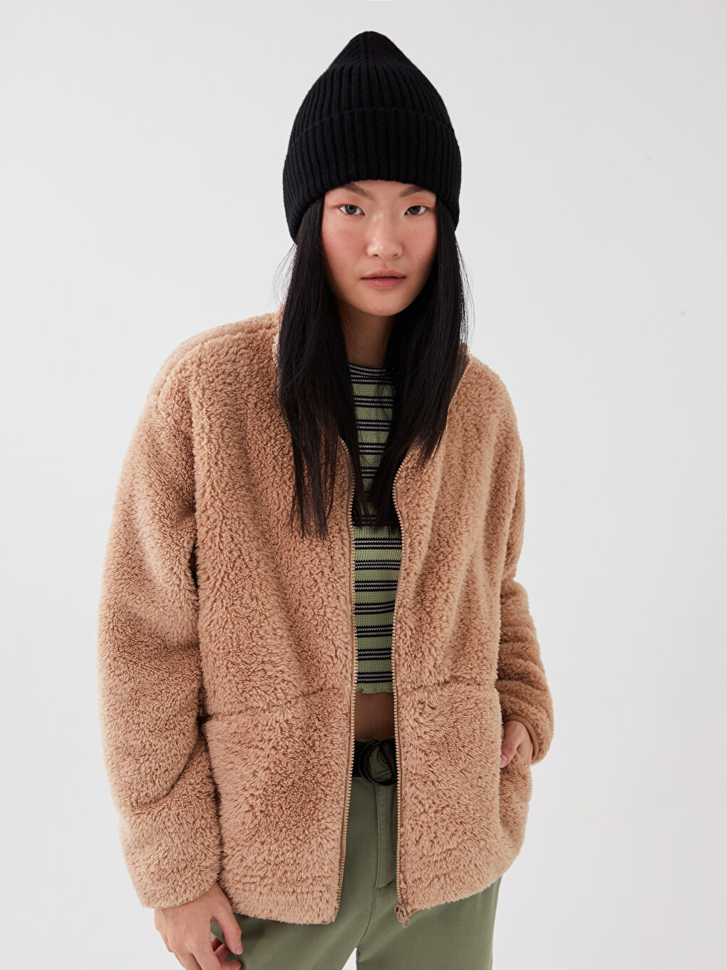 Bej Dik Yaka Düz Uzun Kollu Oversize Pelüş Kadın Spor Hırka-1