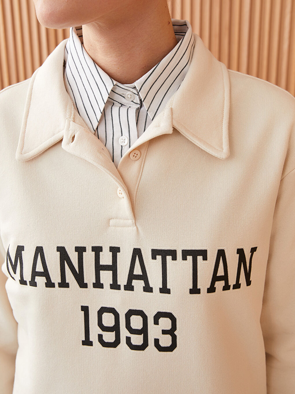 كنزة رياضية بياقة بولو مطبوعة بأكمام طويلة للسيدات-3