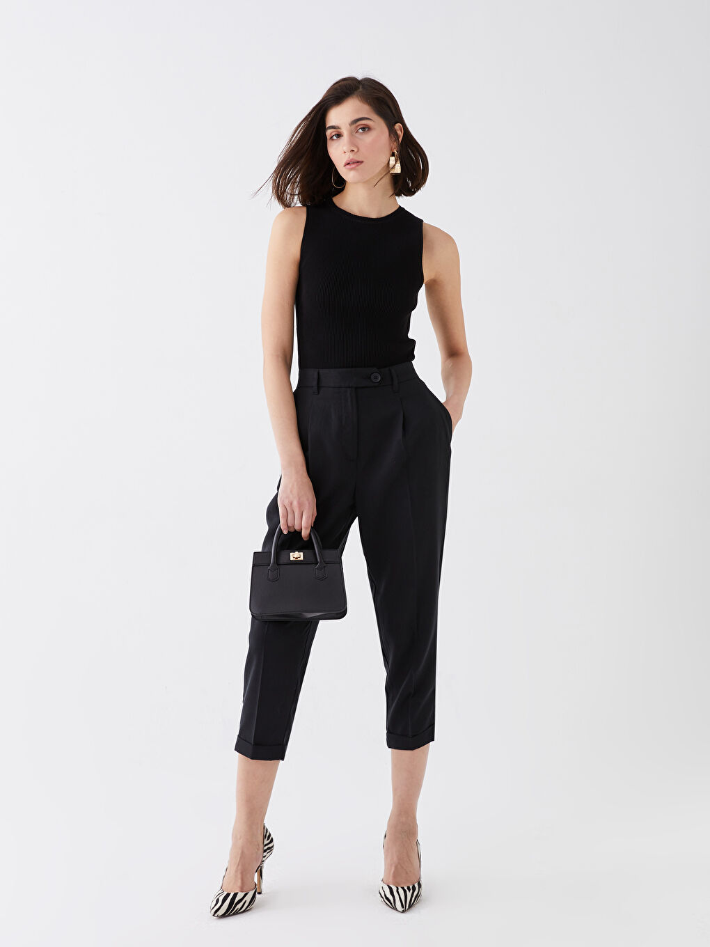 Siyah Deri Görünümlü Kadın Kol Çantası-1