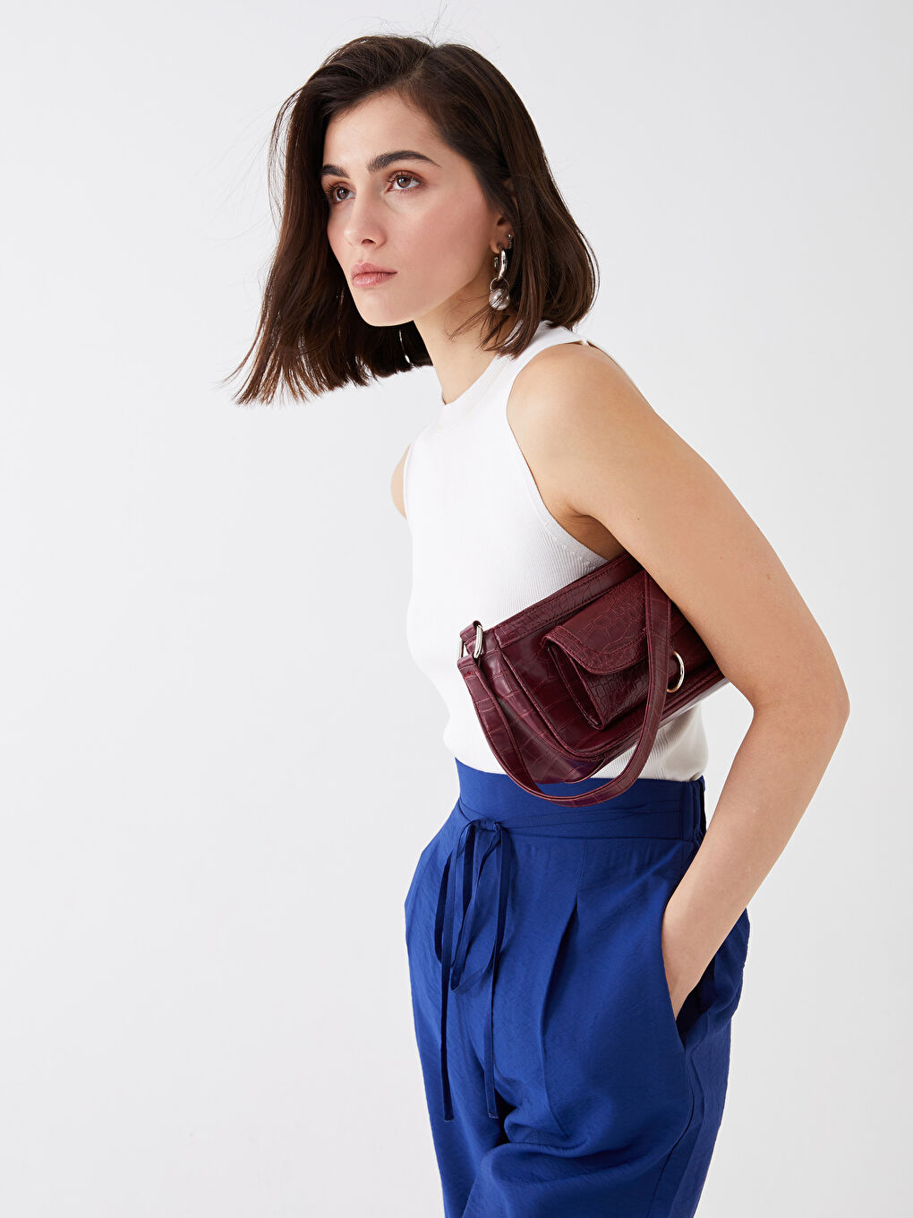 Bordo Deri Görünümlü Kadın Baget Çanta