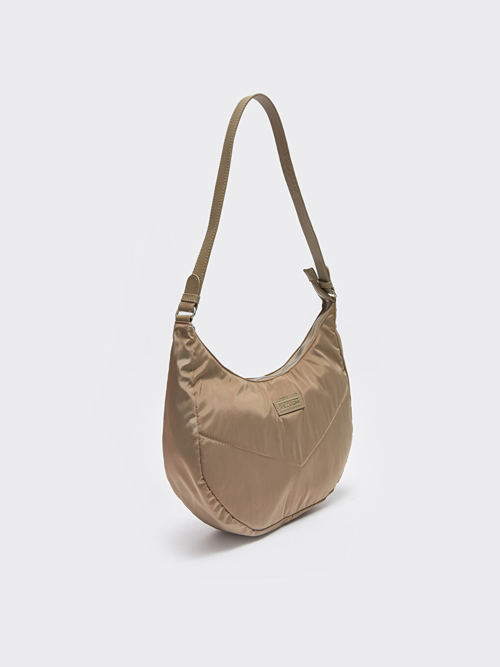 Bej Etiket Detaylı Kadın Baget Çanta-3