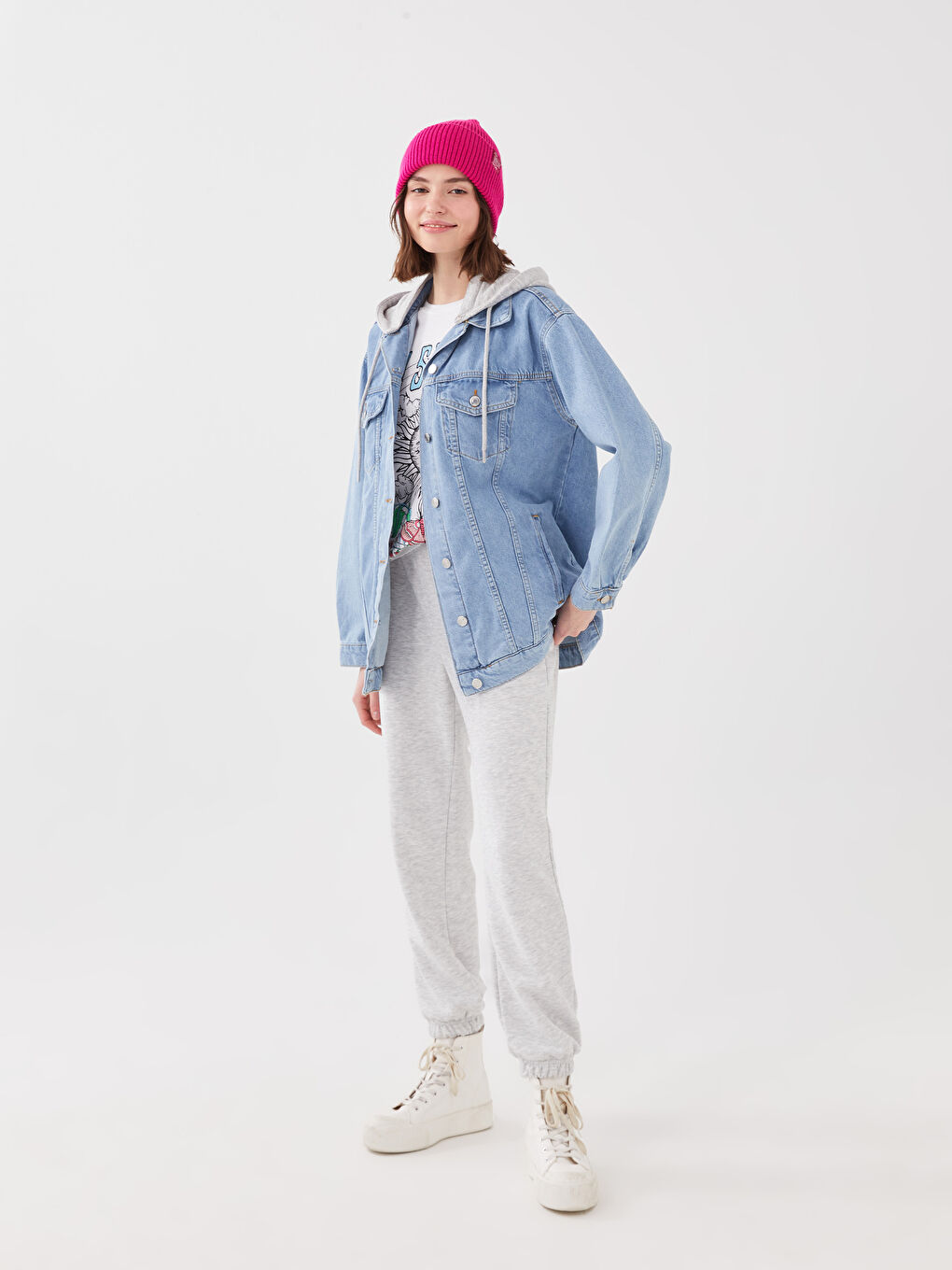 Tag Detailed Women's Tricot Beanie-1