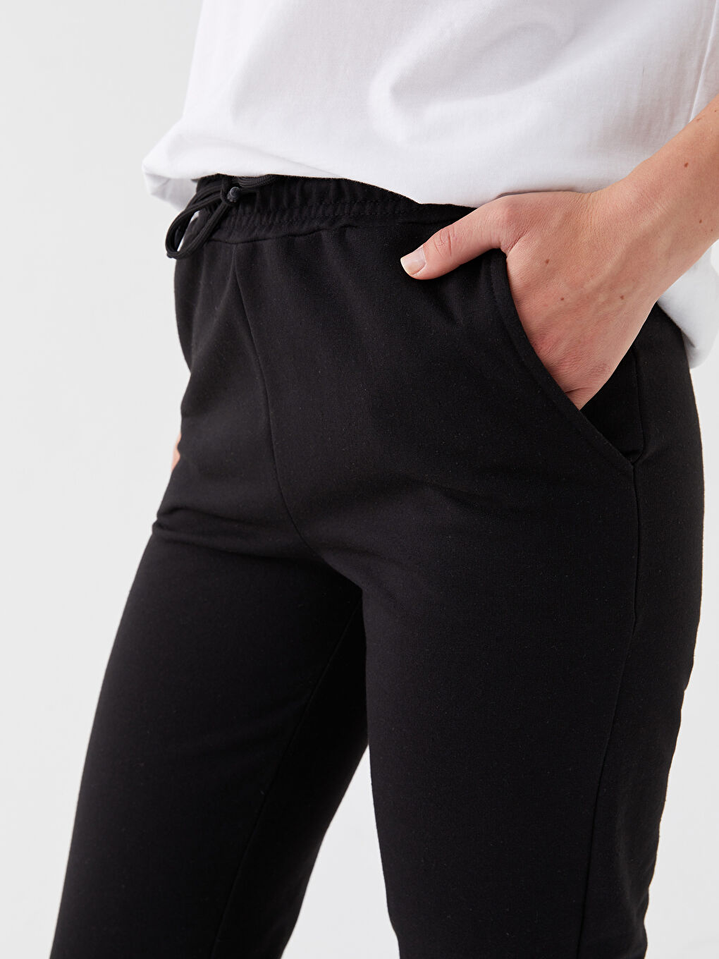 Women's Elasticated Waist Plain Jogger Sweatpants-3