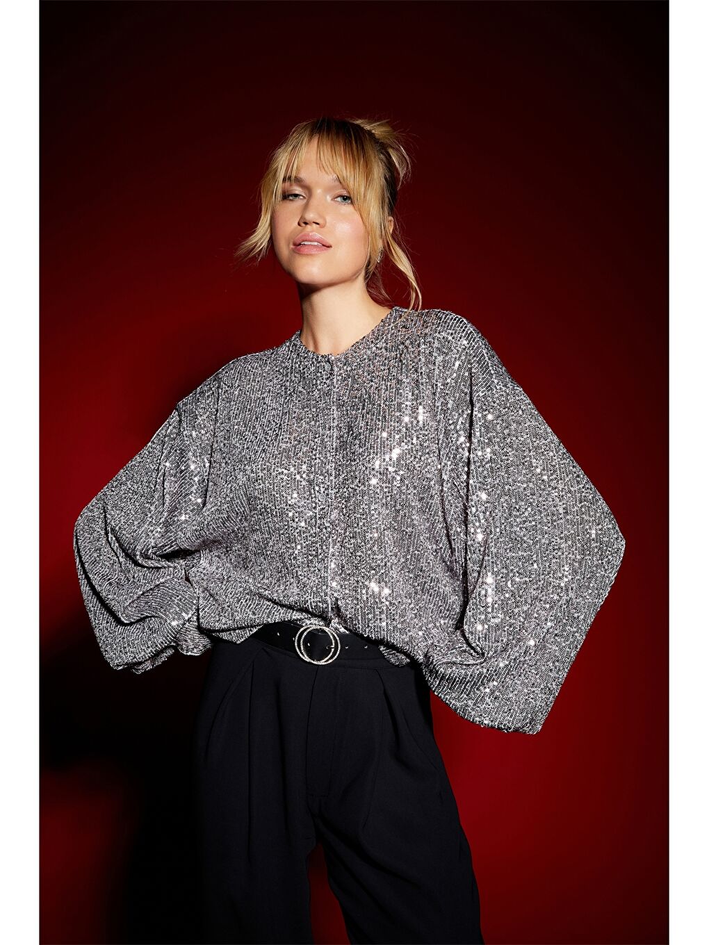 Gri Hakim Yaka Pul Payetli Kadın Gömlek