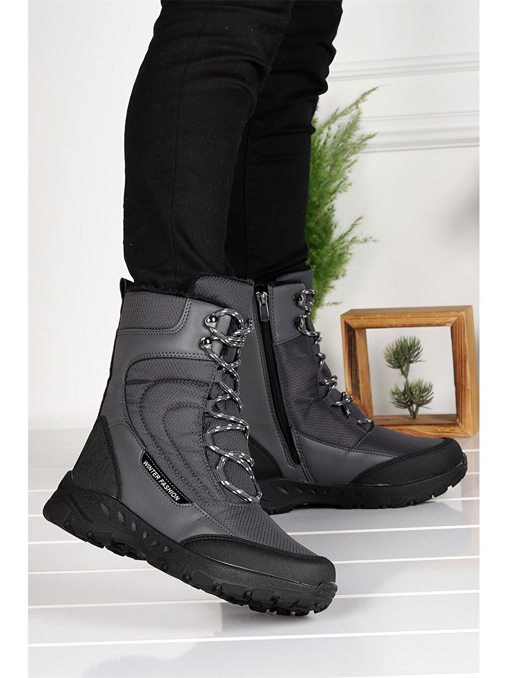 Gri Bağcık ve Fermuarlı Kadın Kar Botu