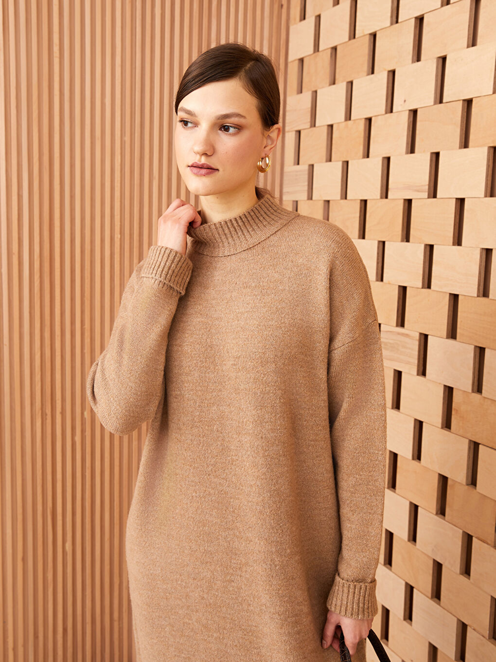 Kahverengi Yarım Balıkçı Yaka Oversize Kadın Triko Elbise-2