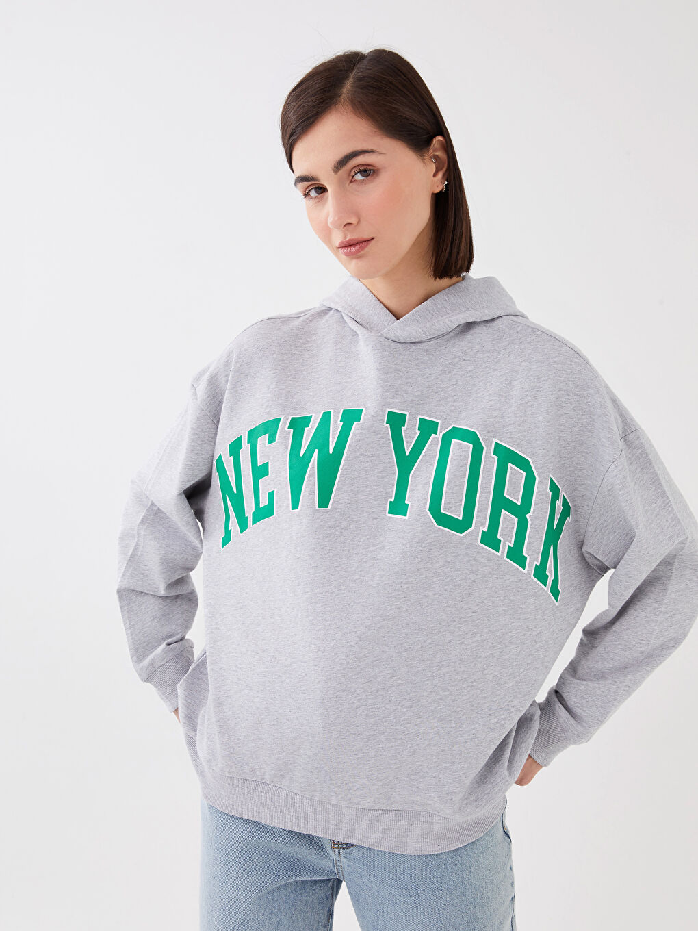 Gri Kapüşonlu Uzun Kollu Baskılı Kadın Sweatshirt-1