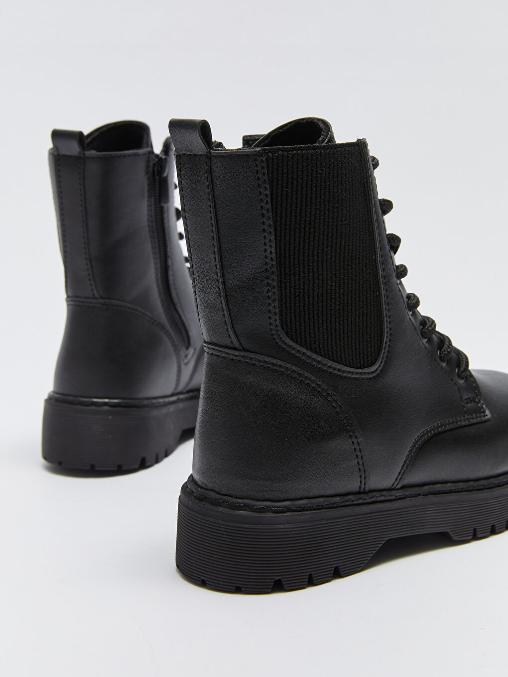 Siyah Bağcıklı Kız Çocuk Bot-4