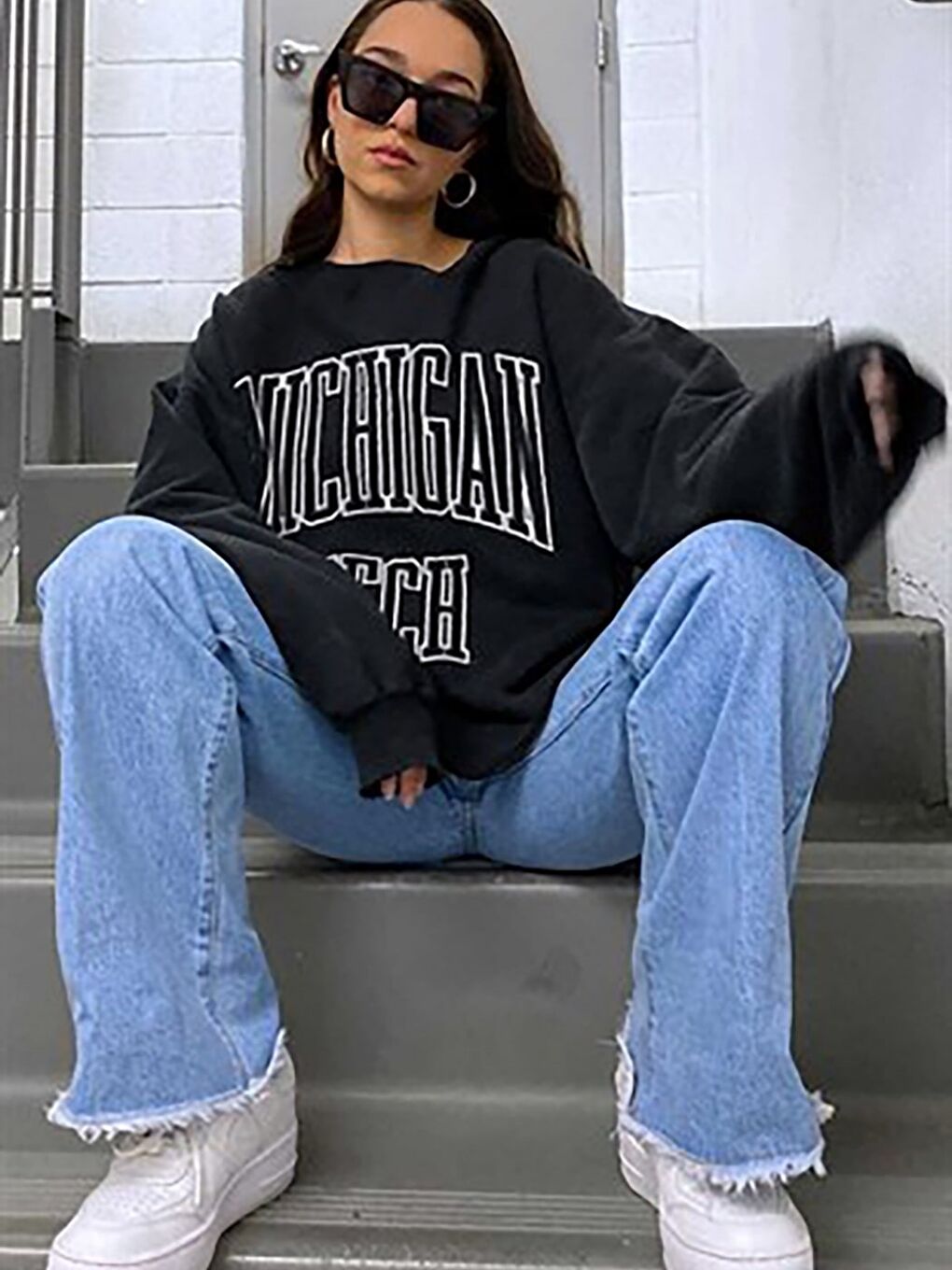 Siyah Bisiklet Yaka Baskılı Kadın Sweatshirt