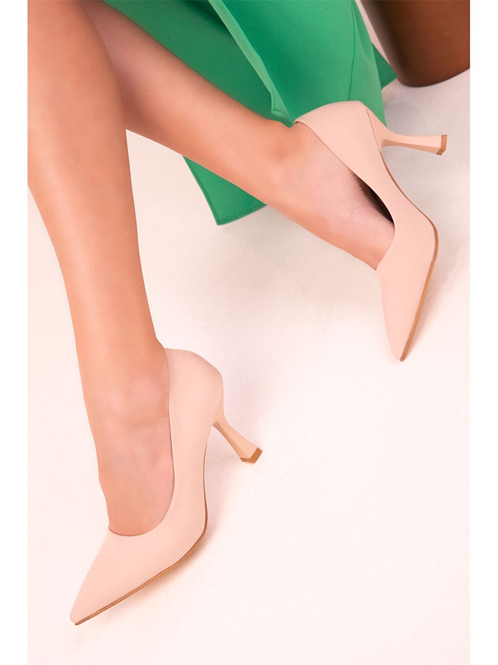 Bej Süet Görünümlü Kadın Stiletto-2