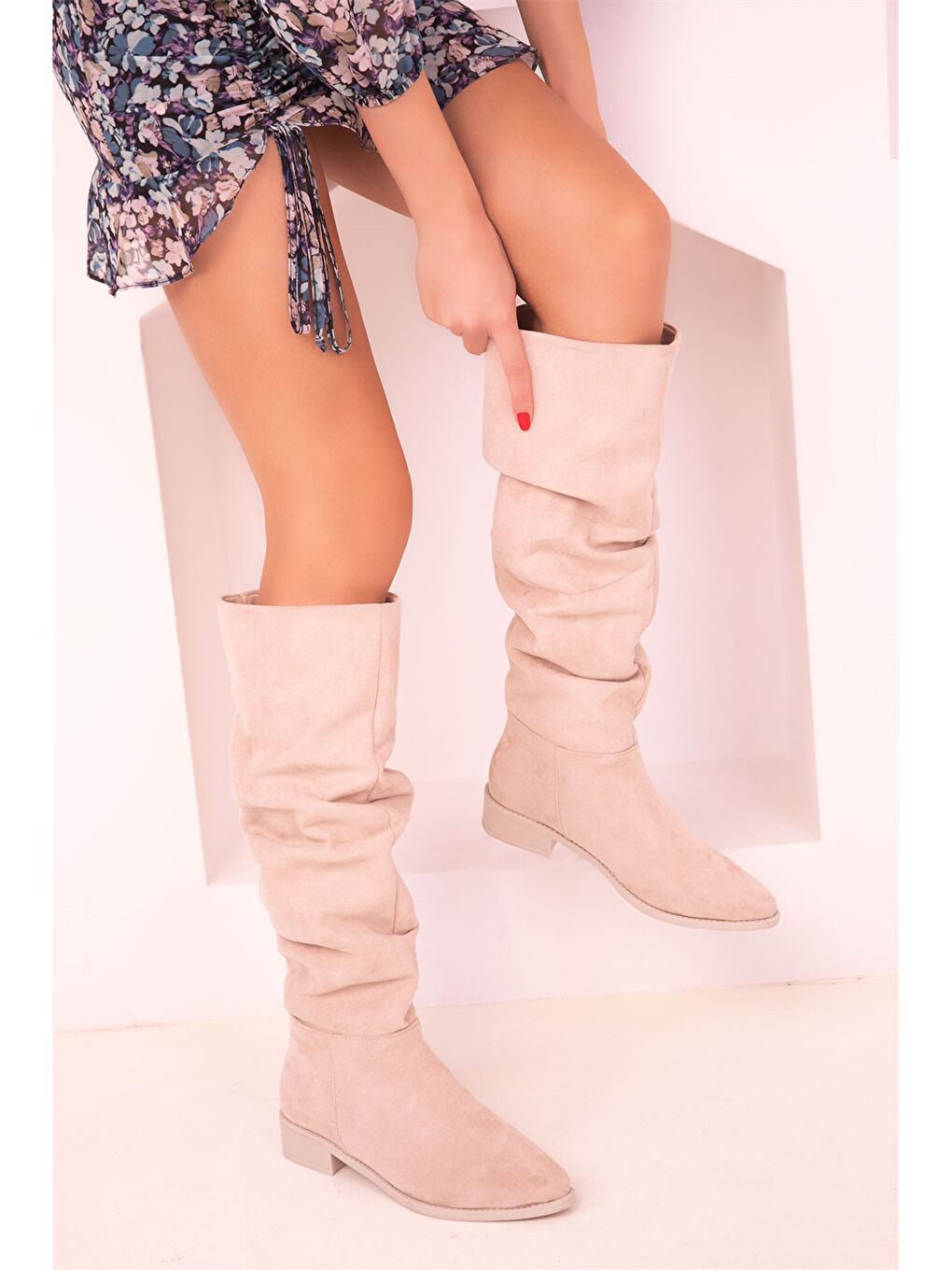 Bej Süet Görünümlü Kadın Çizme-1