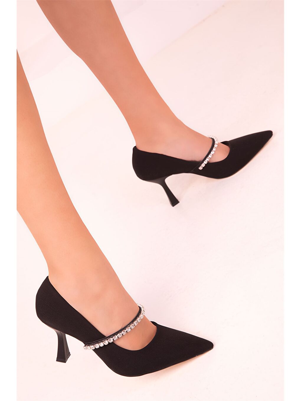 Siyah Taş Detaylı Kadın Stiletto-3