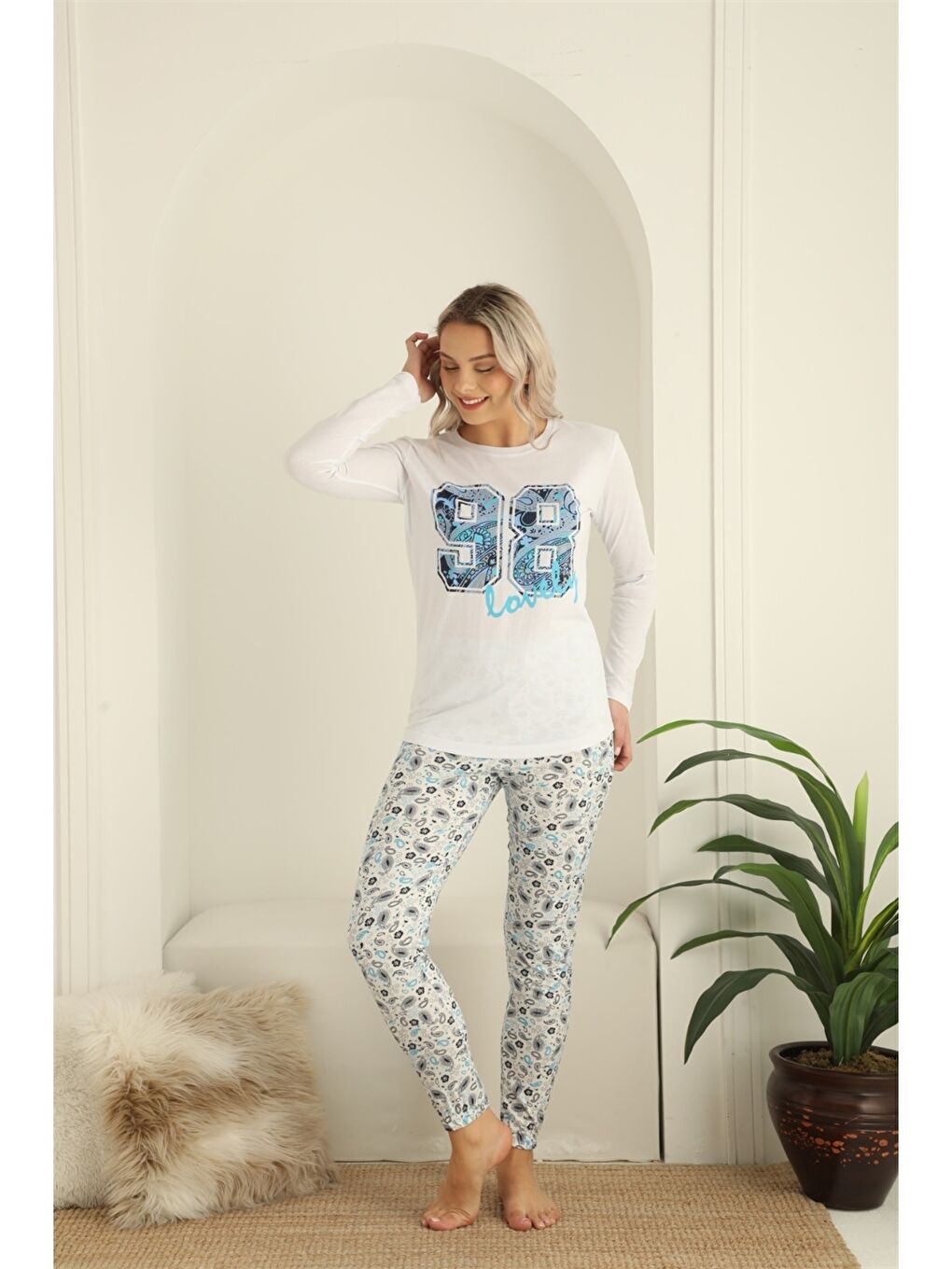 Siyah Bisiklet Yaka Baskılı Uzun Kollu Kadın Pijama Takımı