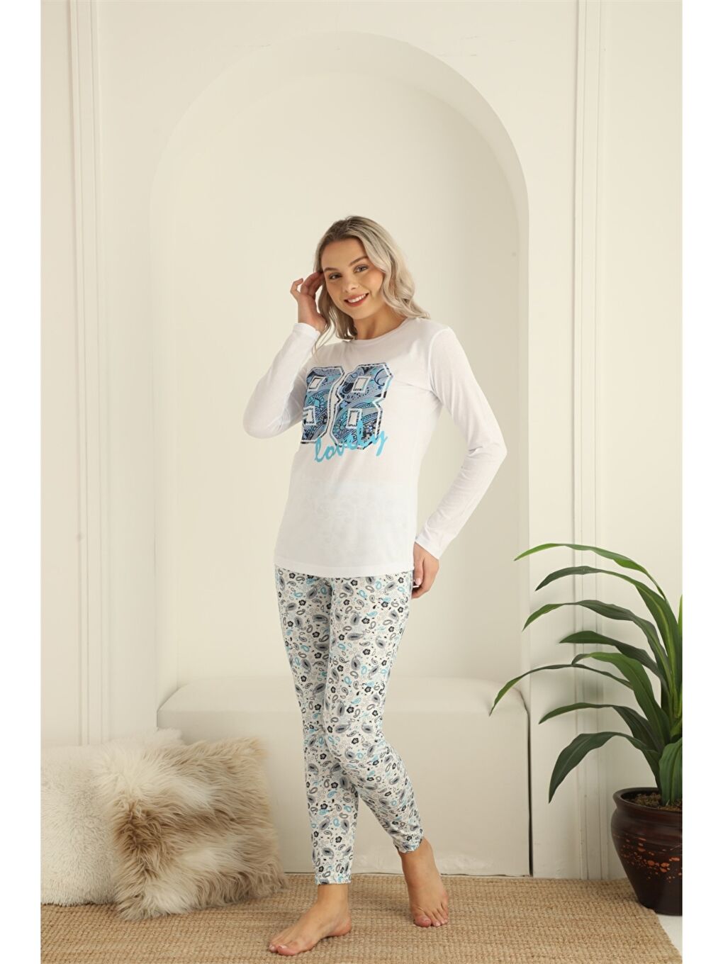 Siyah Bisiklet Yaka Baskılı Uzun Kollu Kadın Pijama Takımı-1