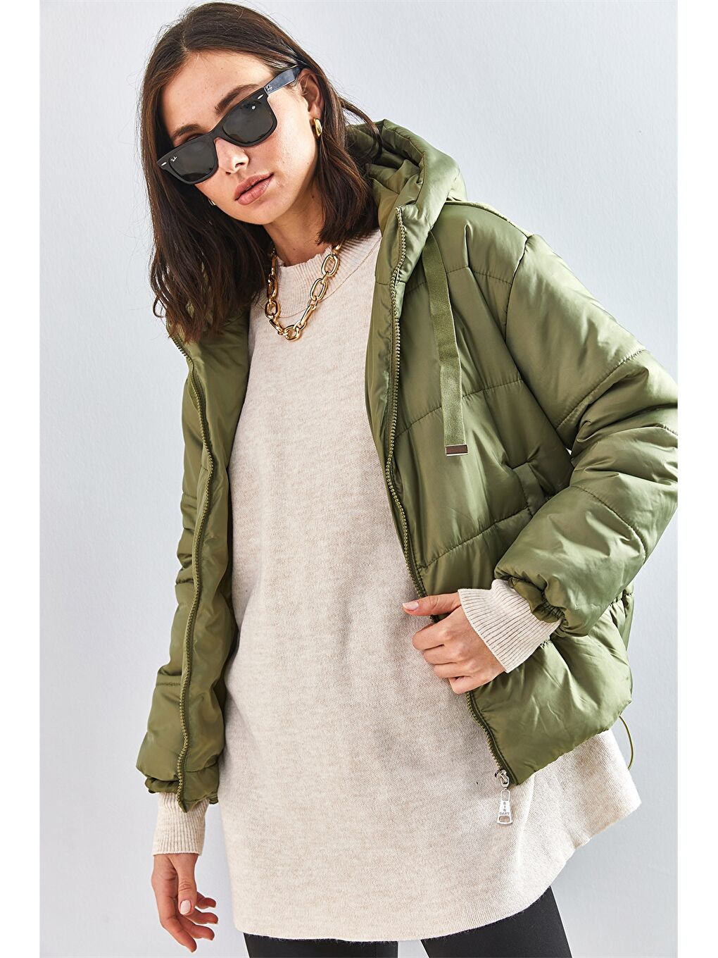 Yeşil Kapüşonlu Uzun Kollu Kadın Şişme Mont-1