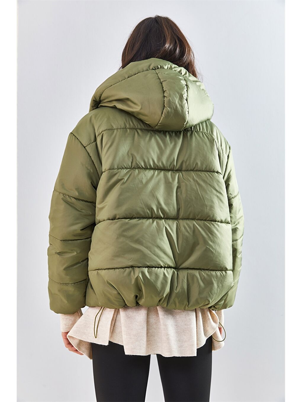 Yeşil Kapüşonlu Uzun Kollu Kadın Şişme Mont-3
