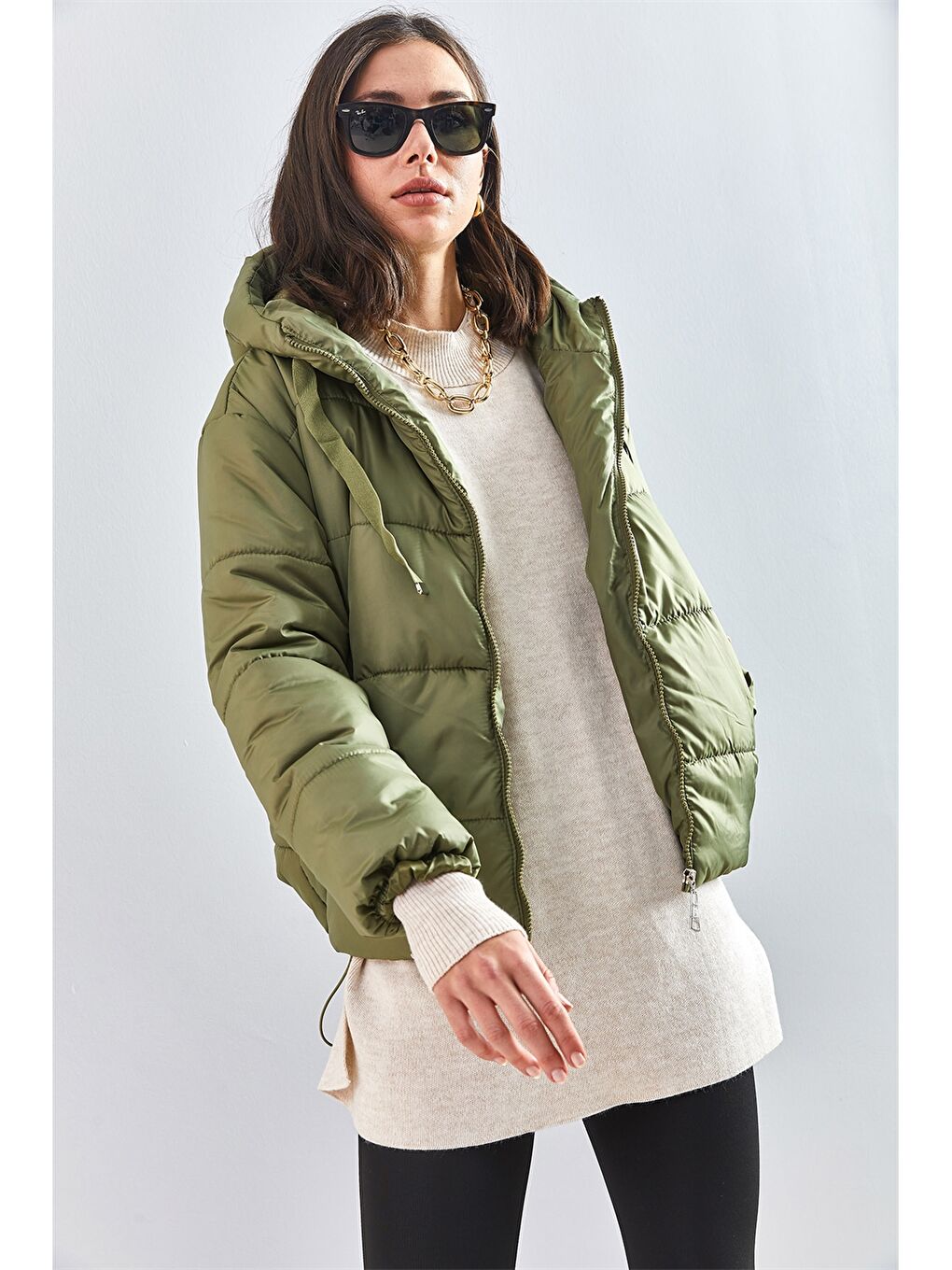 Yeşil Kapüşonlu Uzun Kollu Kadın Şişme Mont-5