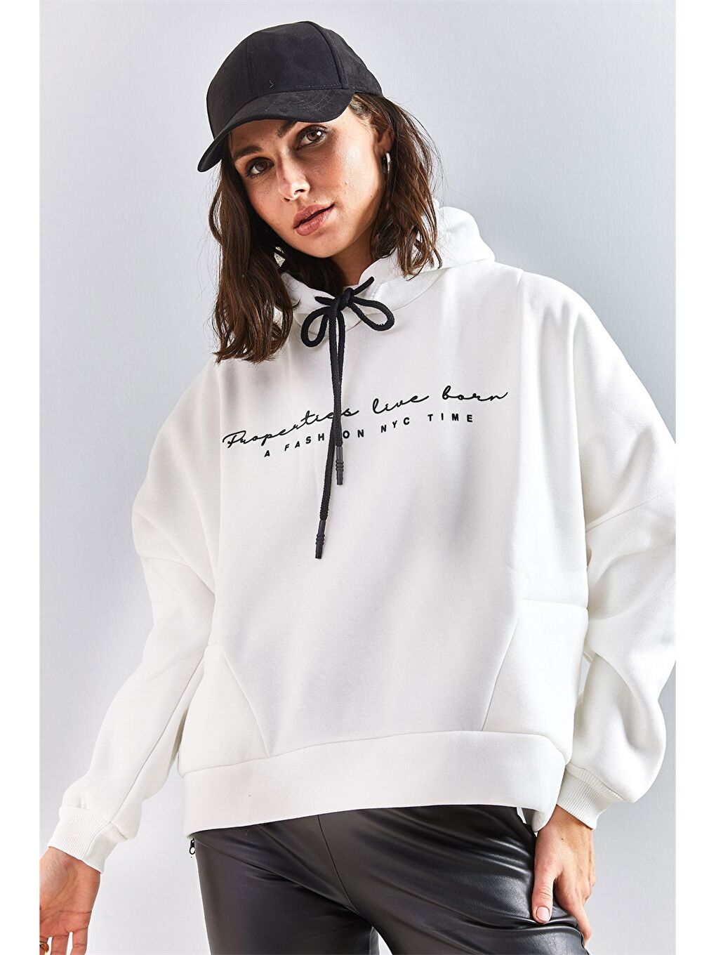 Beyaz Kapüşonlu Kadın Sweatshirt-7