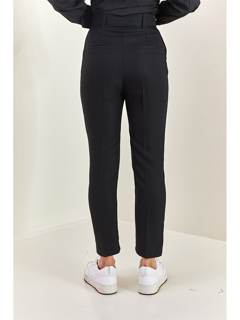 Siyah Yün Efekt Kaplamalı Kadın Pantolon-5