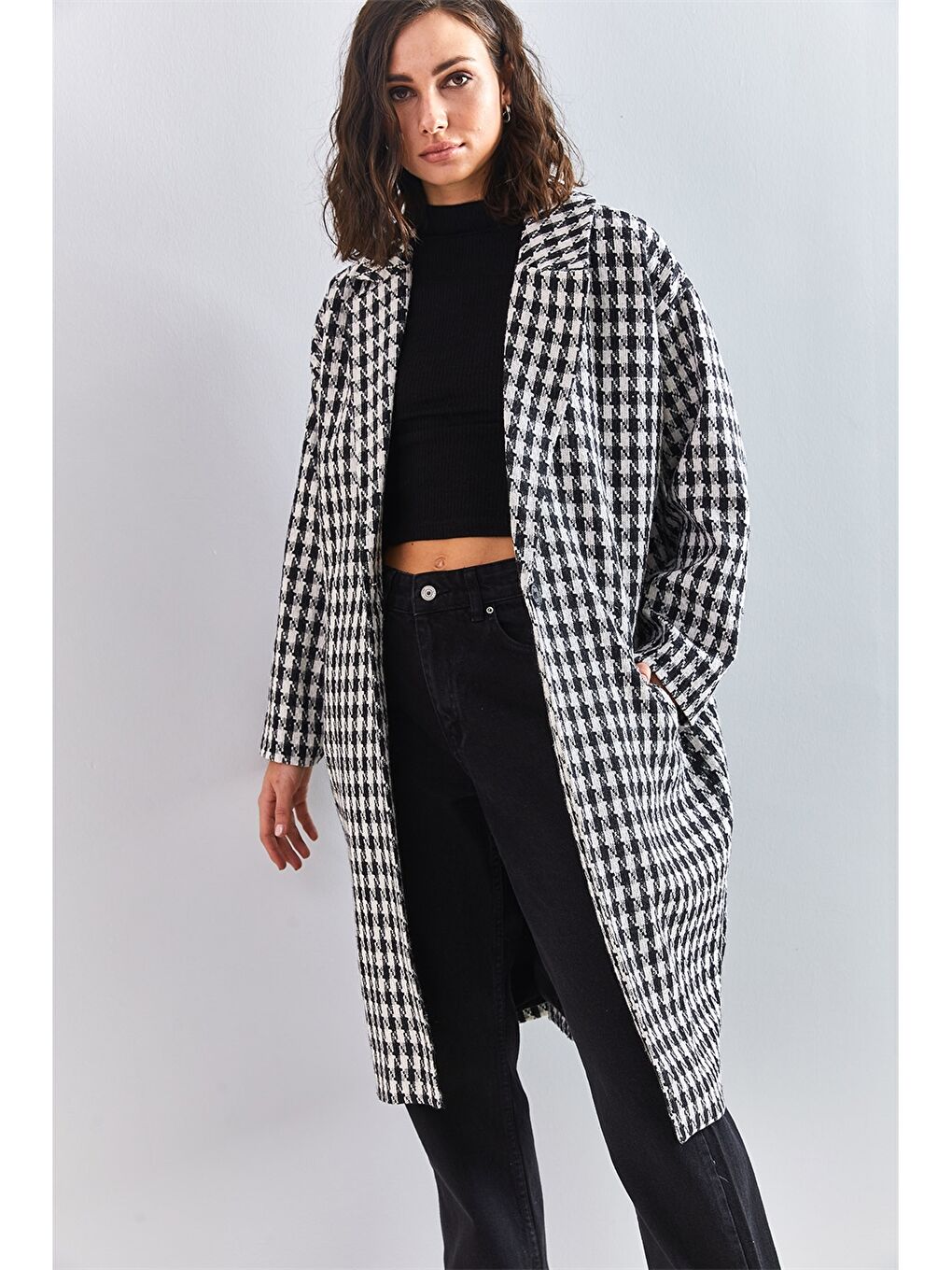 Siyah Ceket Yaka Kazayağı Desenli Uzun Kollu Kadın Kaşe Kaban-4