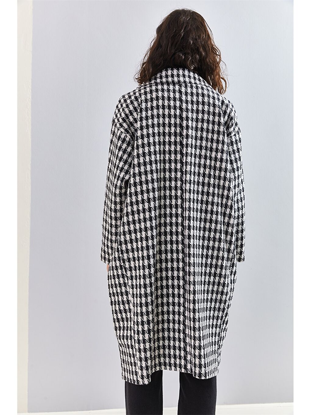 Siyah Ceket Yaka Kazayağı Desenli Uzun Kollu Kadın Kaşe Kaban-6