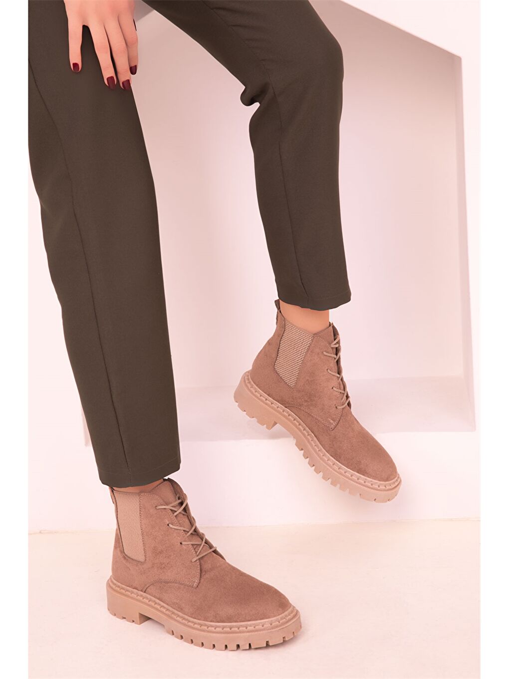Kahverengi Bağcıklı Bilek Boy Kadın Bot-2