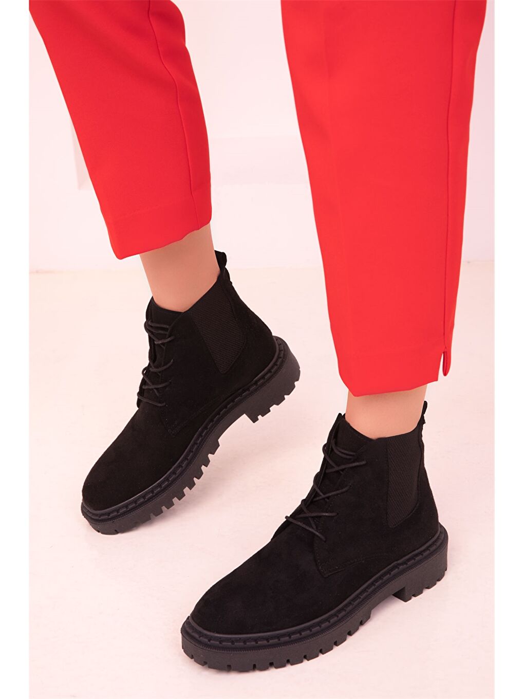 Siyah Bağcıklı Bilek Boy Kadın Bot-3