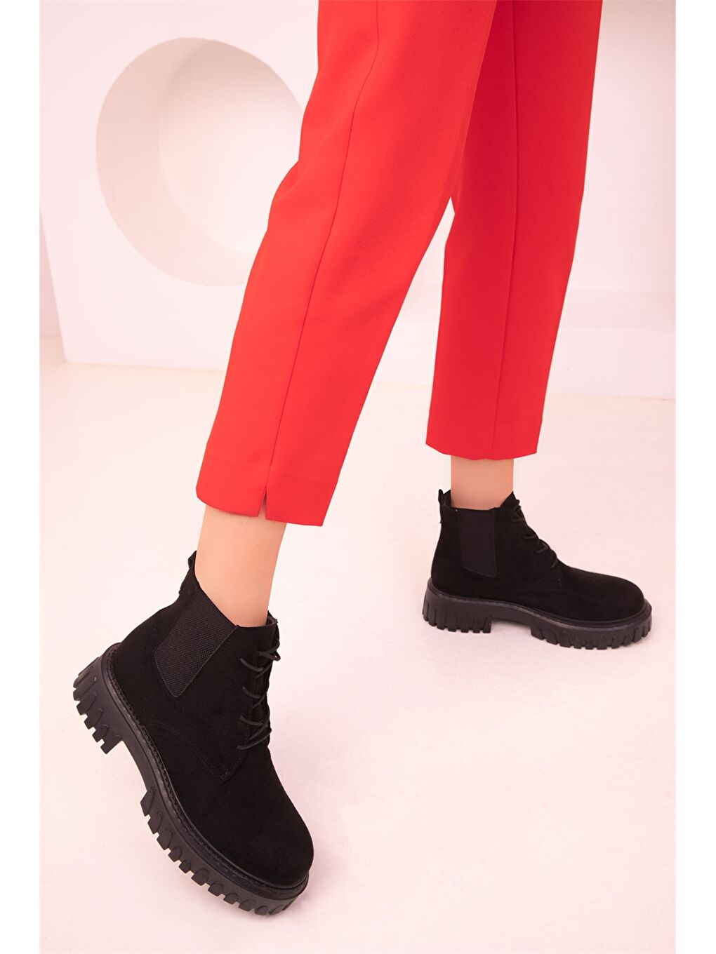 Siyah Bağcıklı Bilek Boy Kadın Bot-3