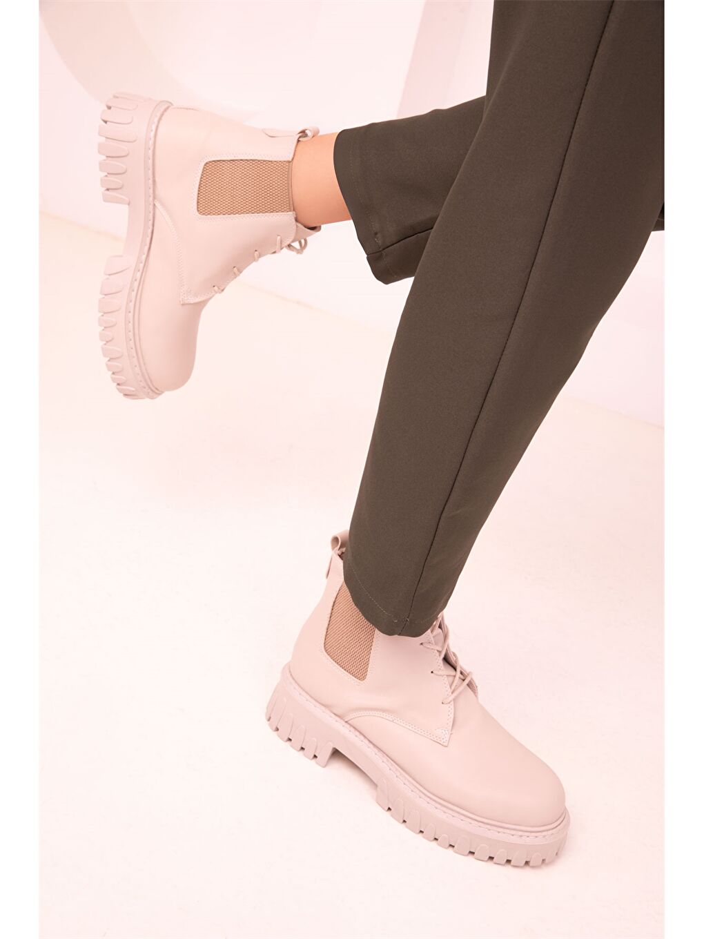 Bej Bağcıklı Bilek Boy Kadın Bot-2