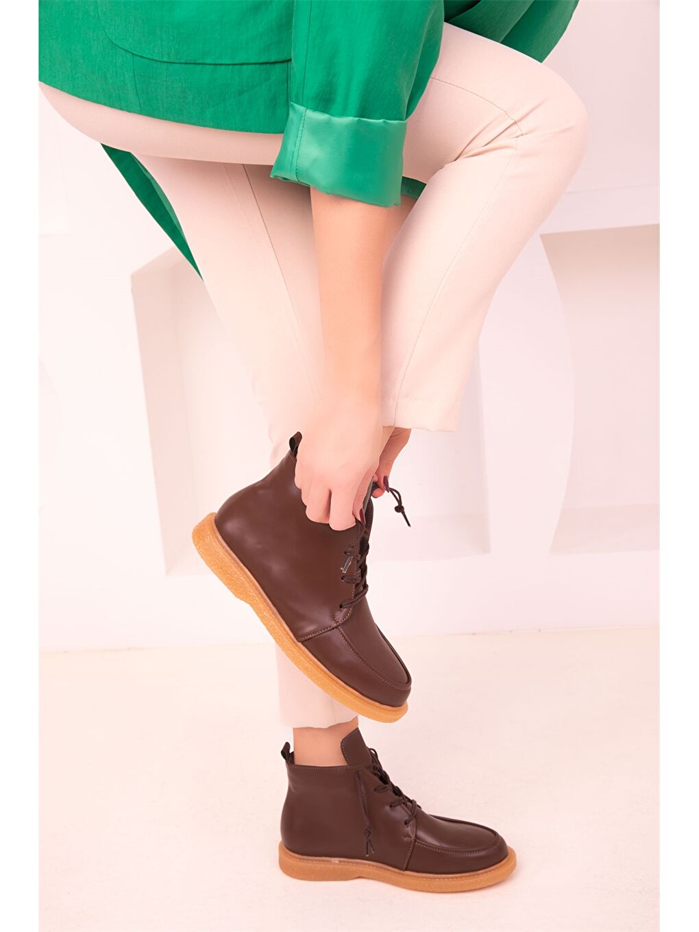 Kahverengi Bağcıklı Bilek Boy Kadın Bot-1