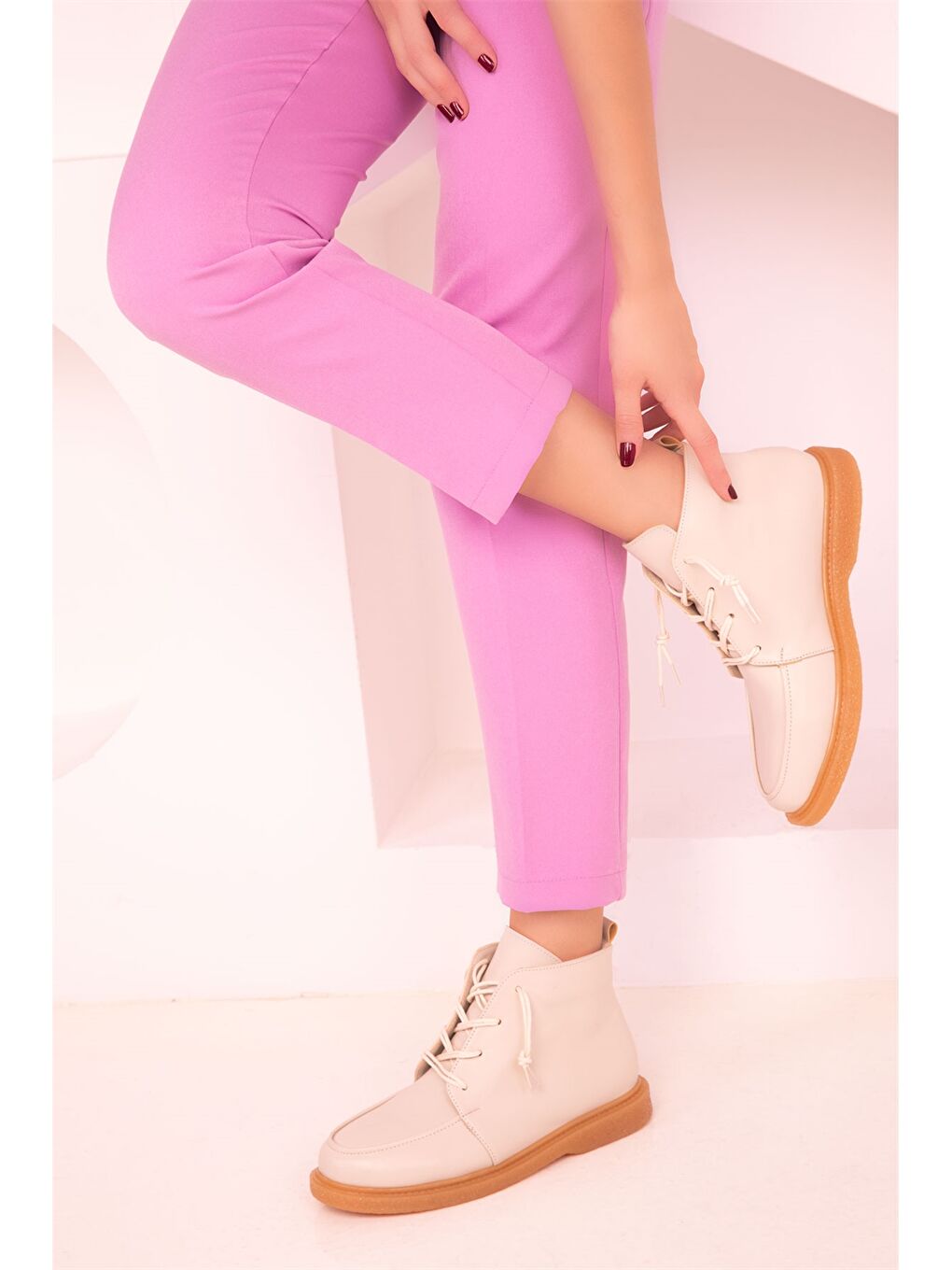 Bej Bağcıklı Bilek Boy Kadın Bot