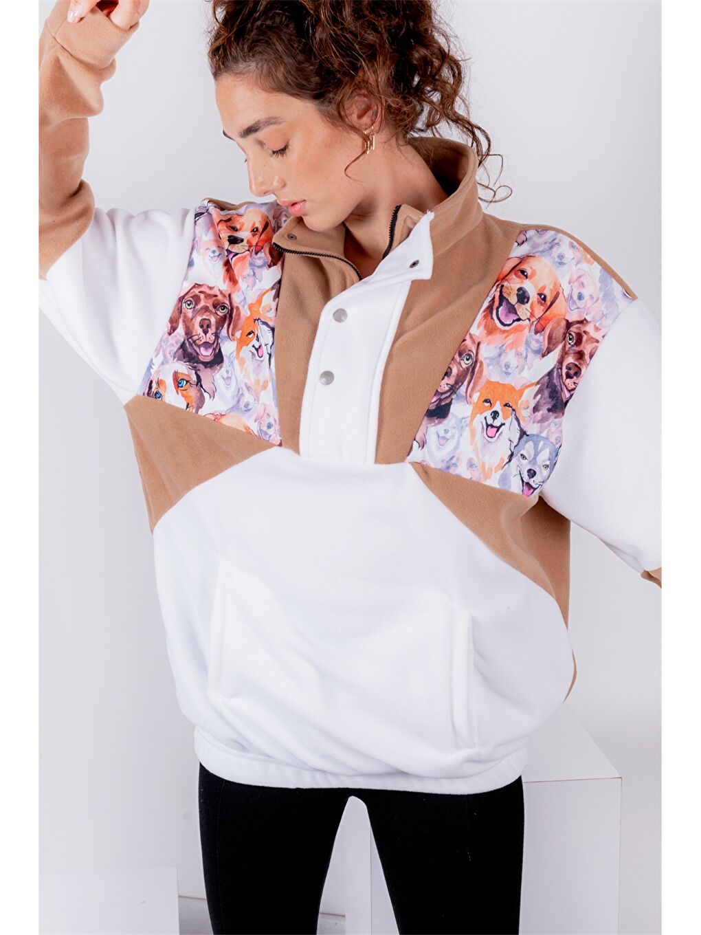 Beyaz Yarım Fermuarlı Dik Yaka Polar Sweatshirt-1