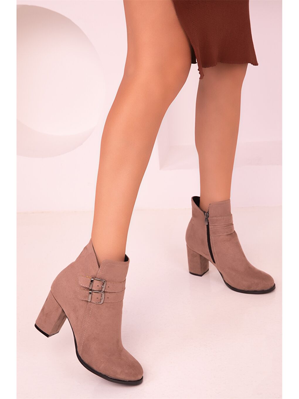 Kahverengi Süet Görünümlü Toka Detaylı Topuklu Kadın Bot-2