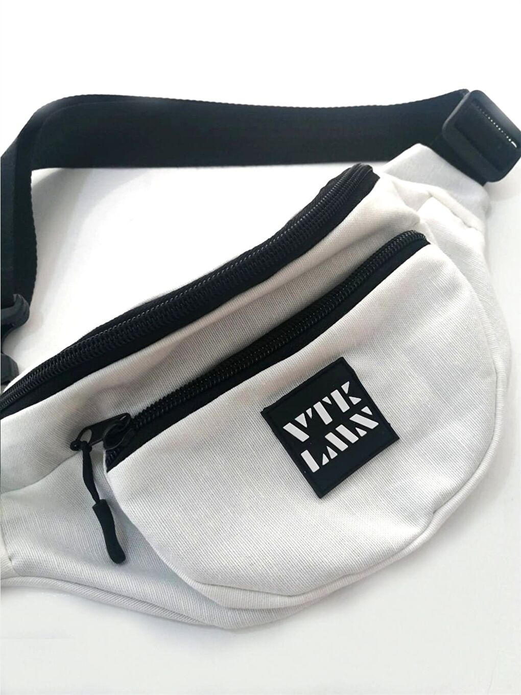 Beyaz Baskılı Unisex Bel Çantası-1