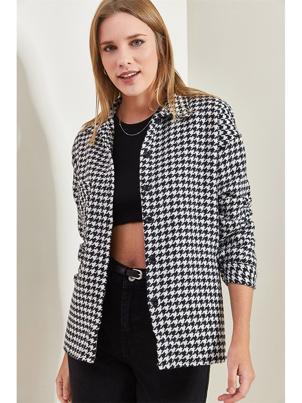 Siyah Gömlek Yaka Desenli Kadın Gömlek-2