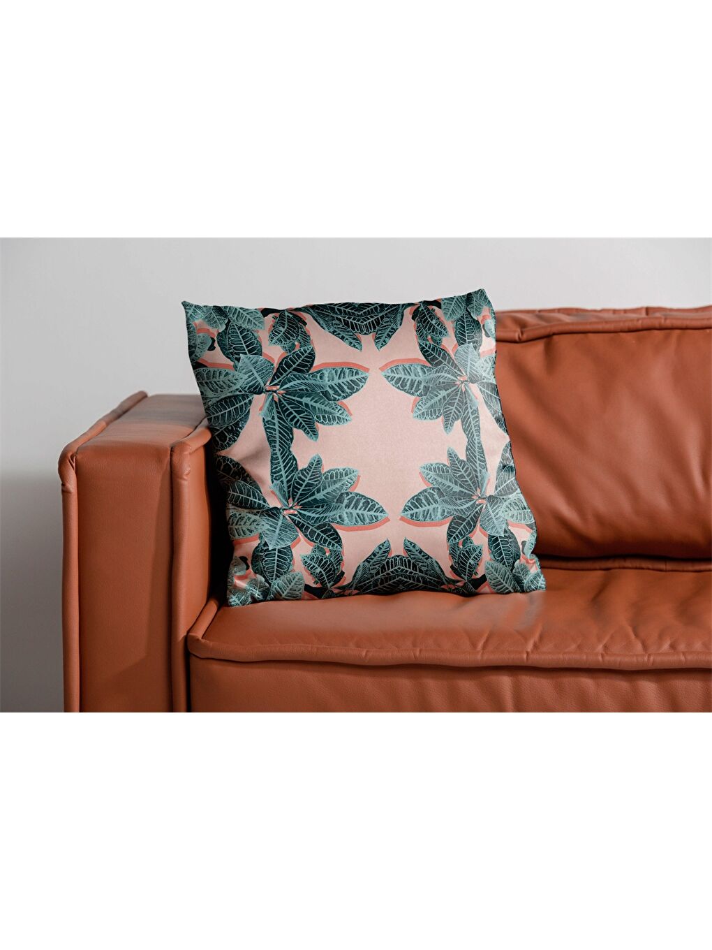 Karışık Yaprak Desenli Kırlent Kılıfı 40x40 cm