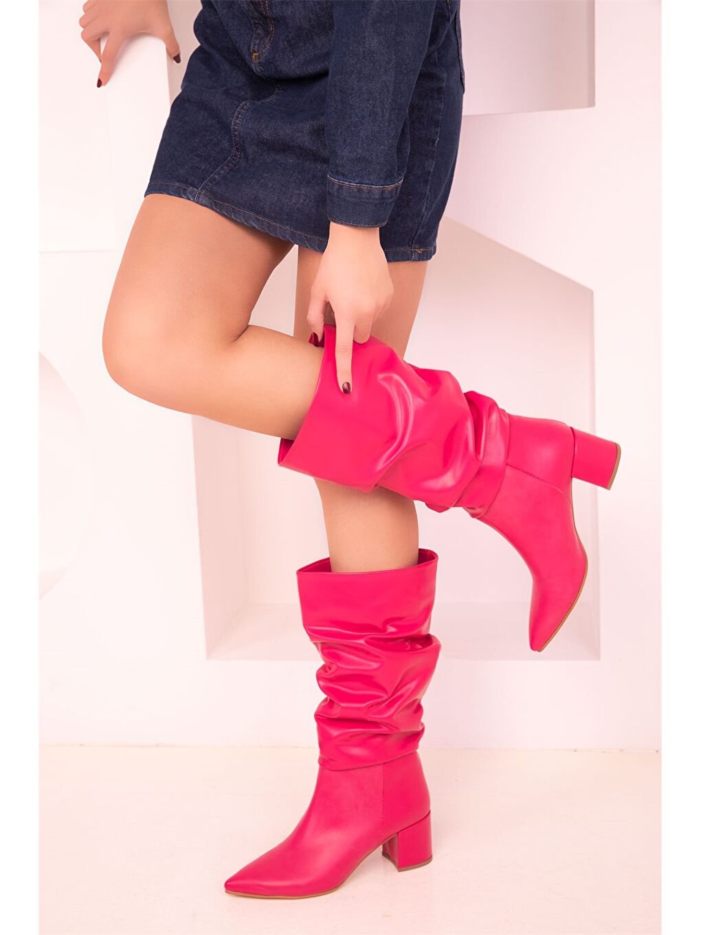 Fuşya Deri Görünümlü Topuklu Kadın Çizme-3