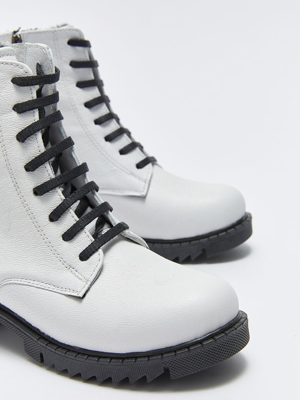 Beyaz Hakiki Deri Kadın Bot-2