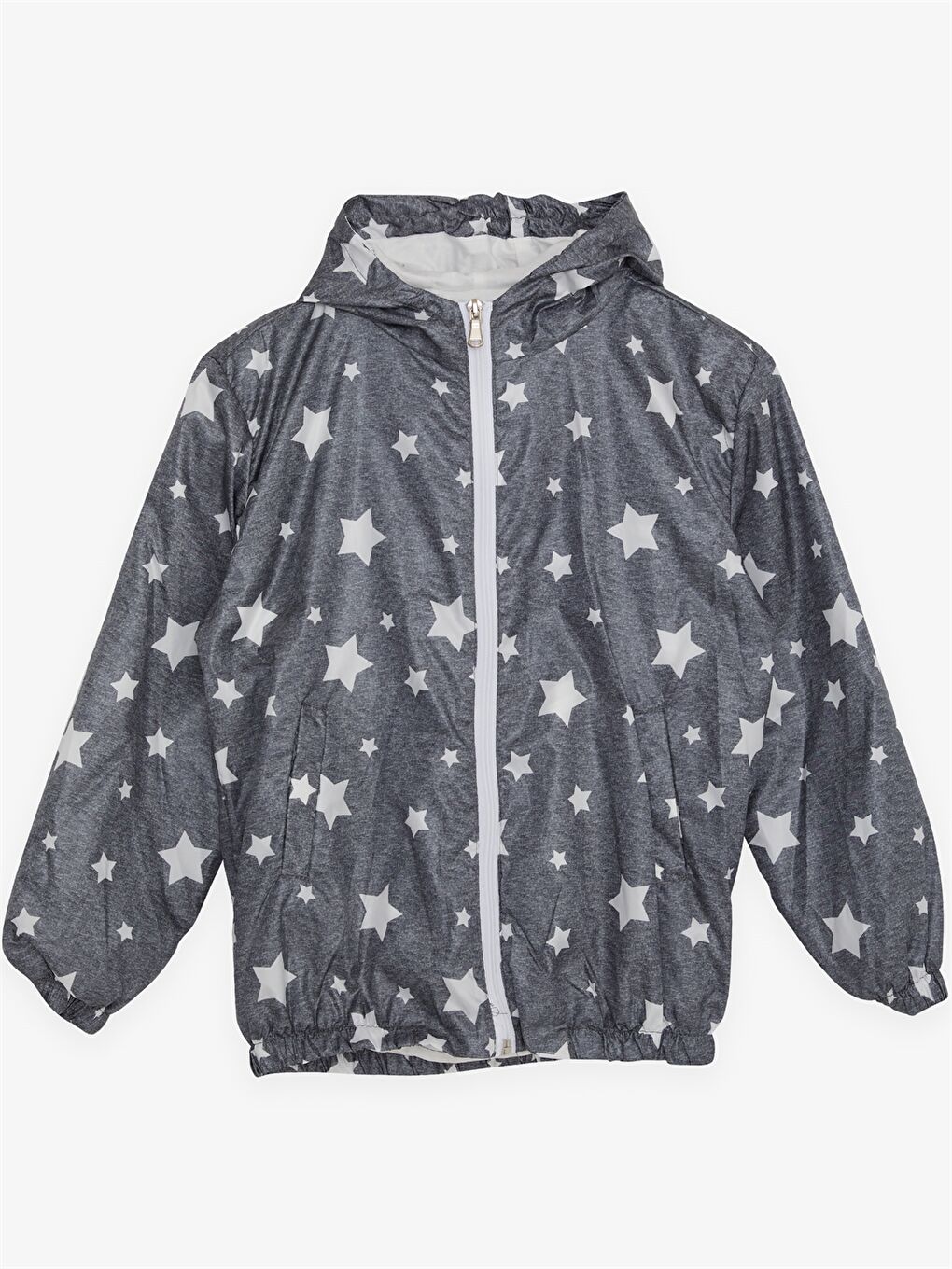 Gri Kapüşonlu Erkek Çocuk Yağmurluk