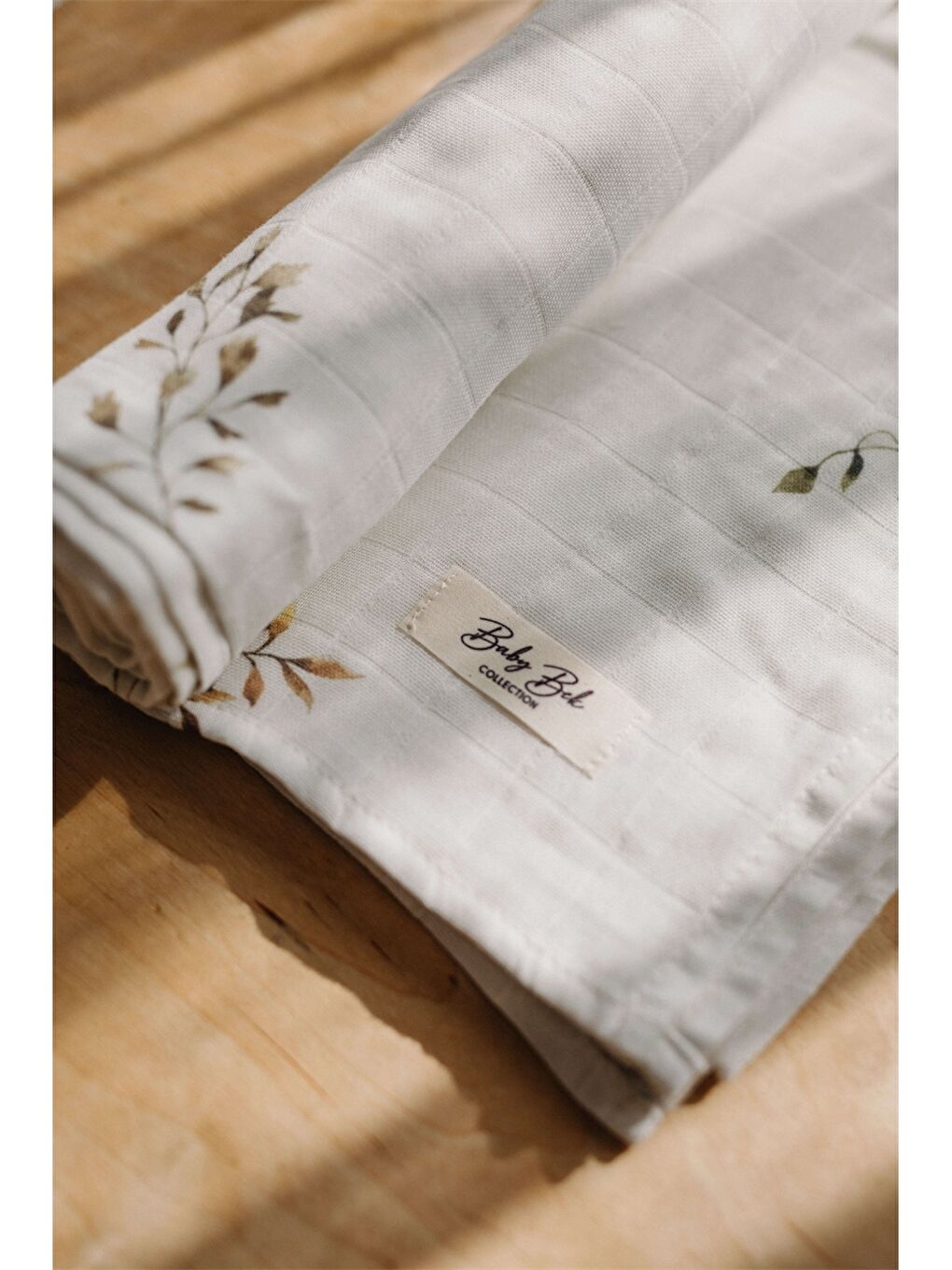 Ekru Desenli Kız Bebek Müslin Örtü 120x120 cm-3