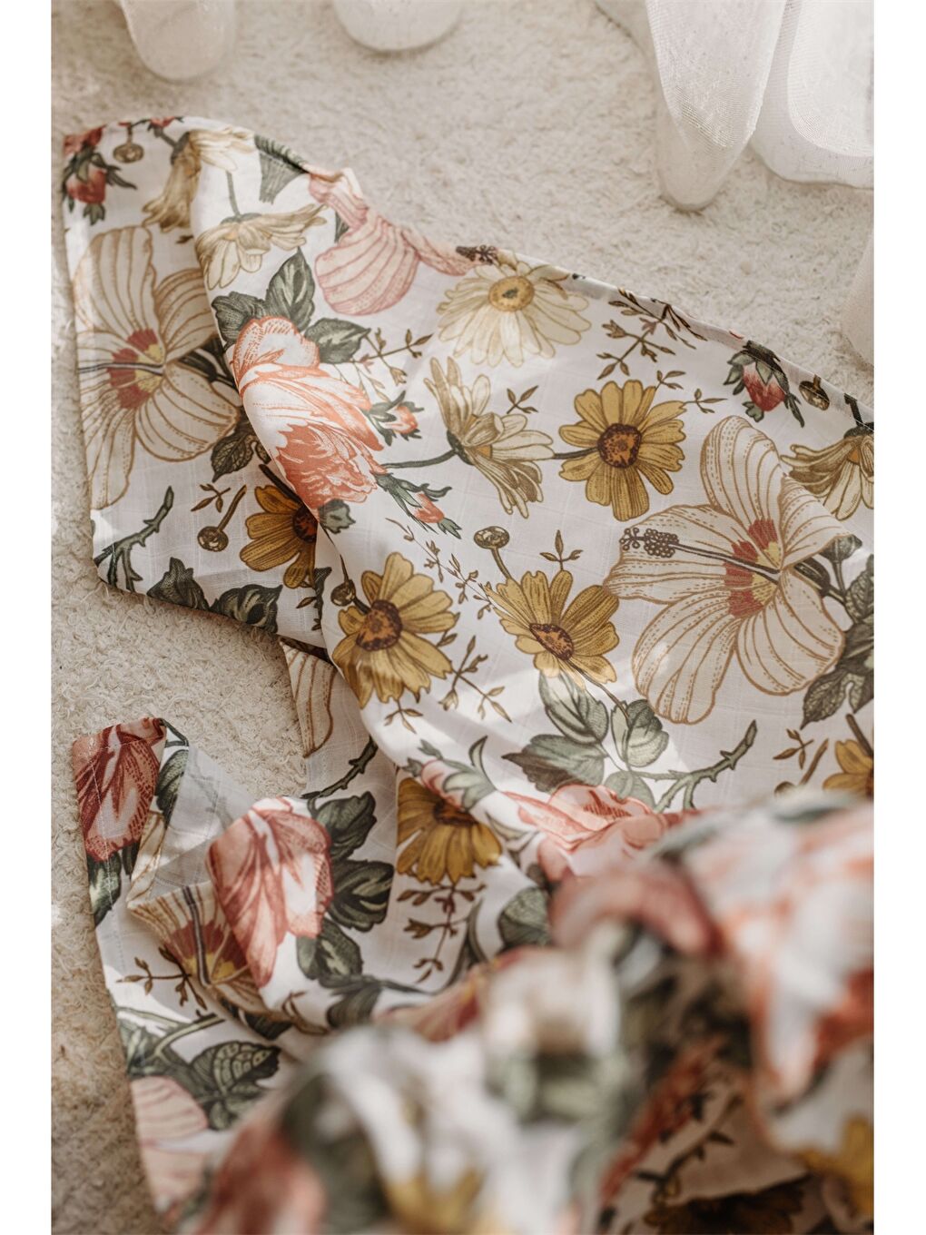 Karışık Desenli Kız Bebek Müslin Örtü 120x120 cm-1