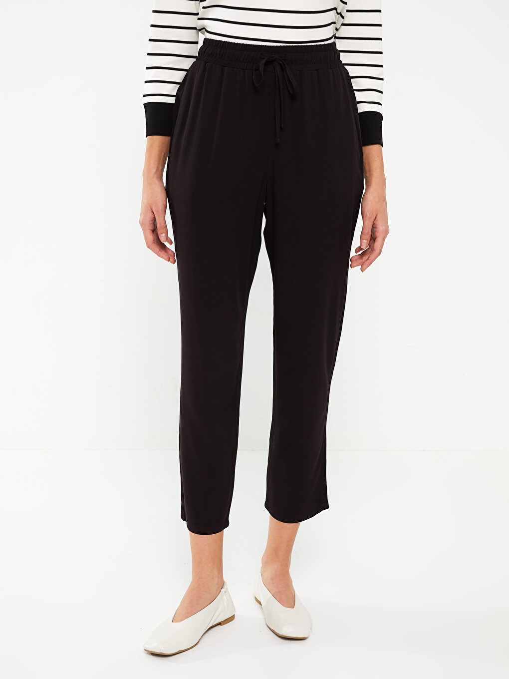 Women's Carrot Fit Plain Trousers-2