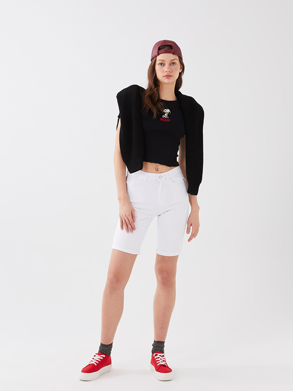 Women's Pocket Detailed Straight Jean Shorts-1