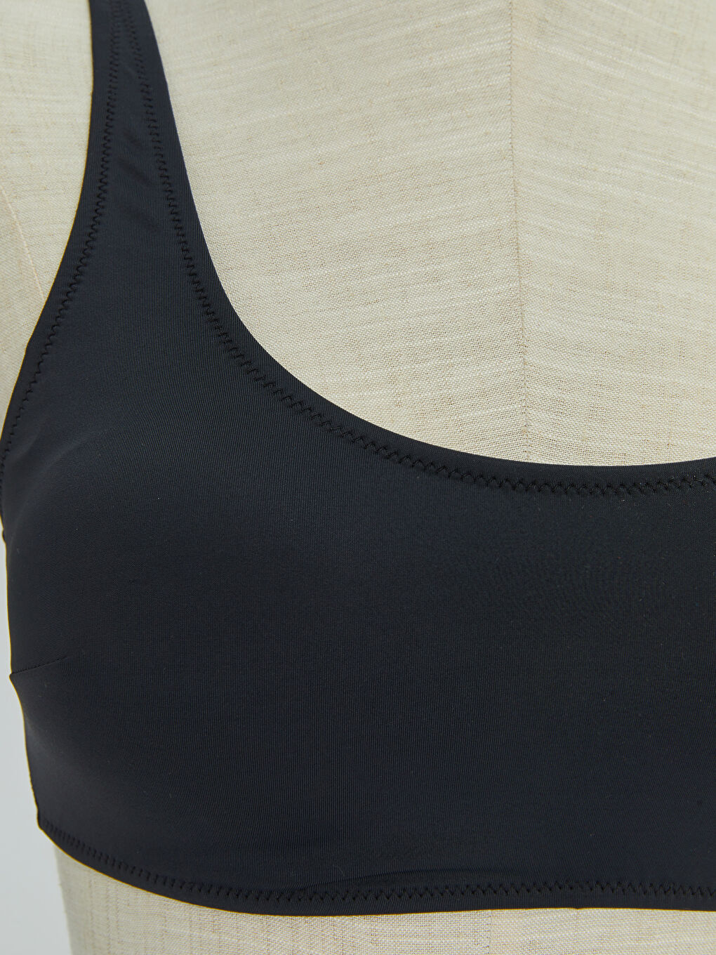 الجزء العلوي من البكيني بياقة على شكل حرف U سادة للسيدات-2