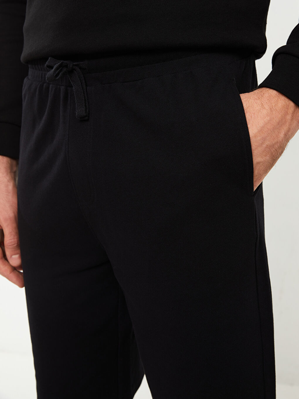 Siyah Standart Kalıp Beli Lastikli Erkek Şort-1