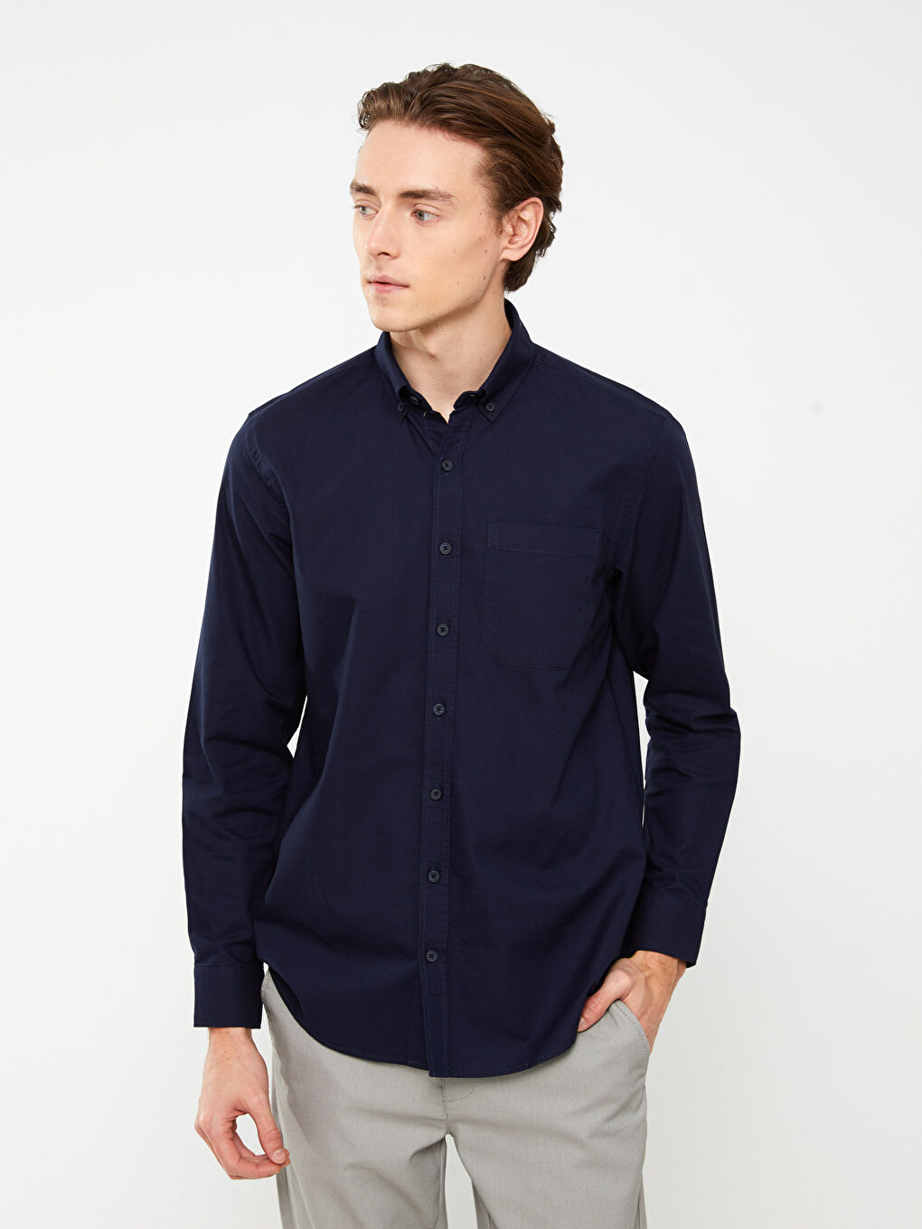 Рубашка мужская с длинным рукавом стандартного кроя из ткани оксфорд-1