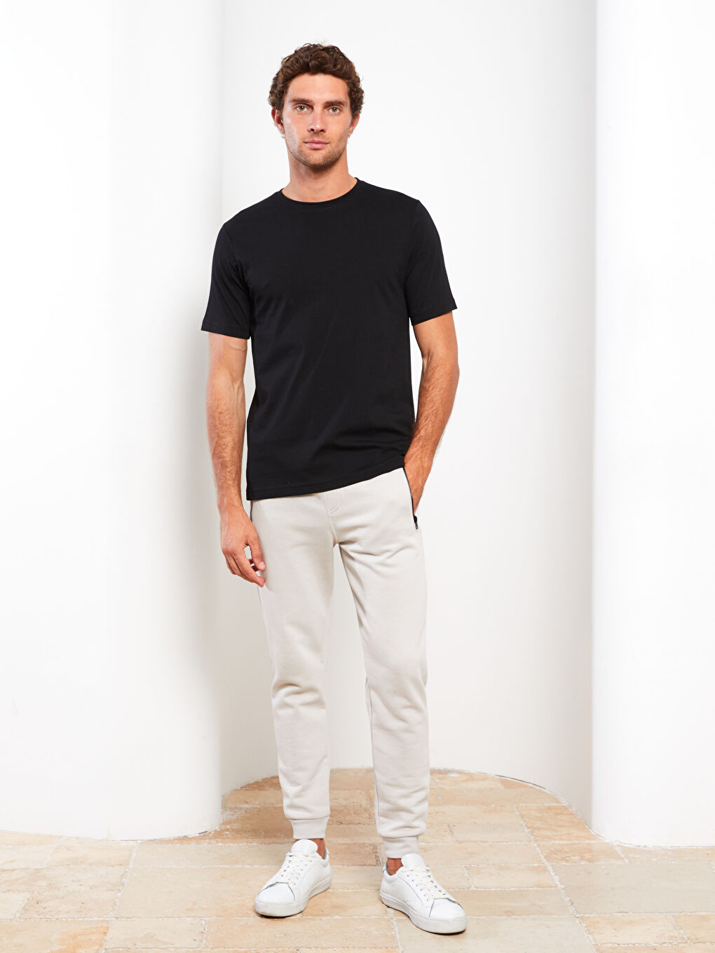 LCWAIKIKI Basic T-shirt pour Hommes en Jersey à Col Rond -S30113Z8-CVL